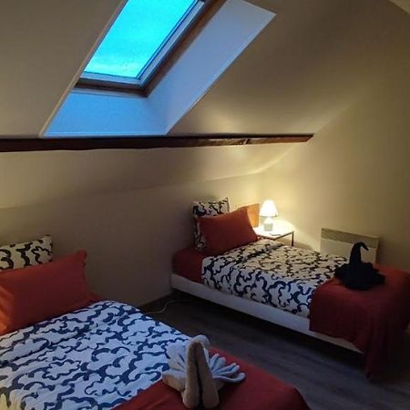 Au Pied Du Chateau 2 Bellegarde-du-Loiret Zimmer foto
