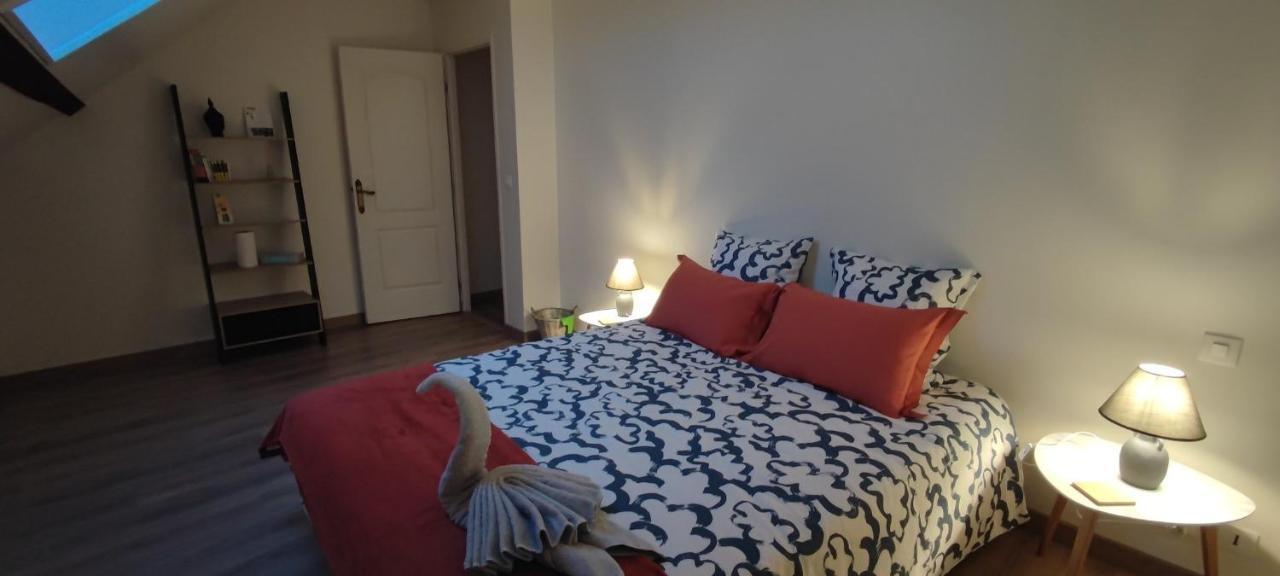 Au Pied Du Chateau 2 Bellegarde-du-Loiret Zimmer foto