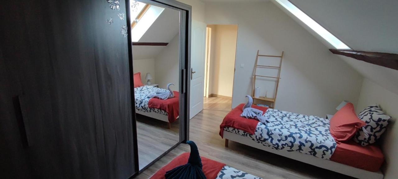 Au Pied Du Chateau 2 Bellegarde-du-Loiret Zimmer foto